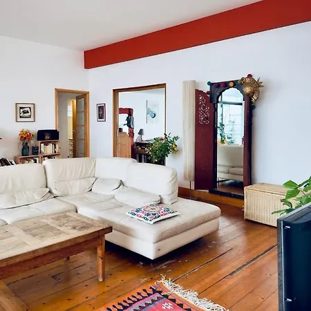 Loft Chic A Belleville Pour 6 Personnes *